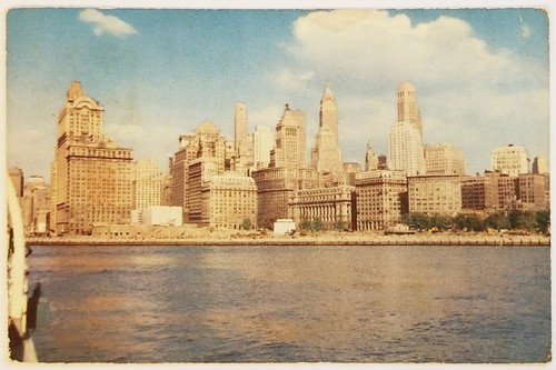 Manhattan skyline statue - manhattan, of
