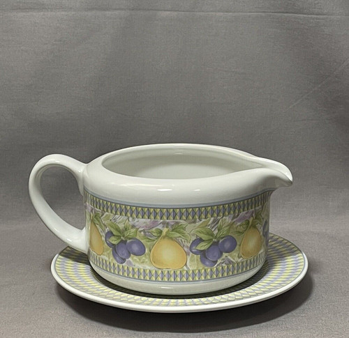 Oneida gravy boat and - boat,