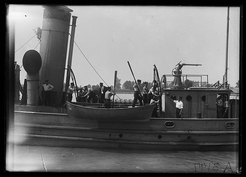Photo firefighter boat - photo:firefighter,