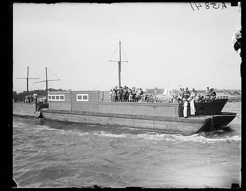 Photo barge boat 1900s crowded - photo:barge,